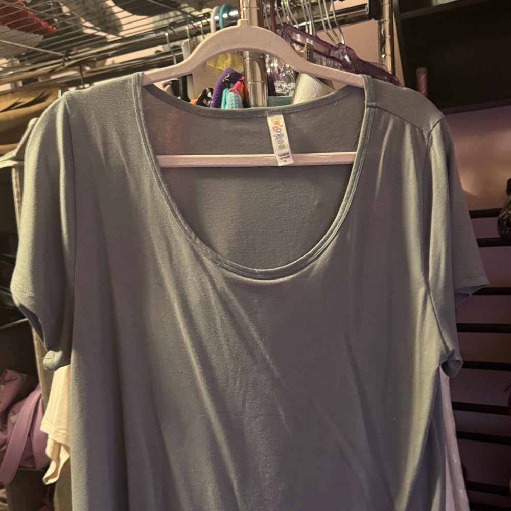 LuLaRoe Gray Short Sleeve Tee